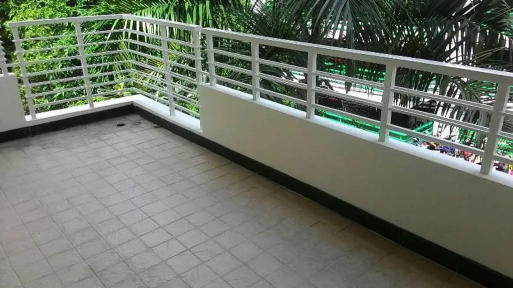 Flat 236m² in Thailand, Bangkok. Priced at 1700€ rent photo-2
