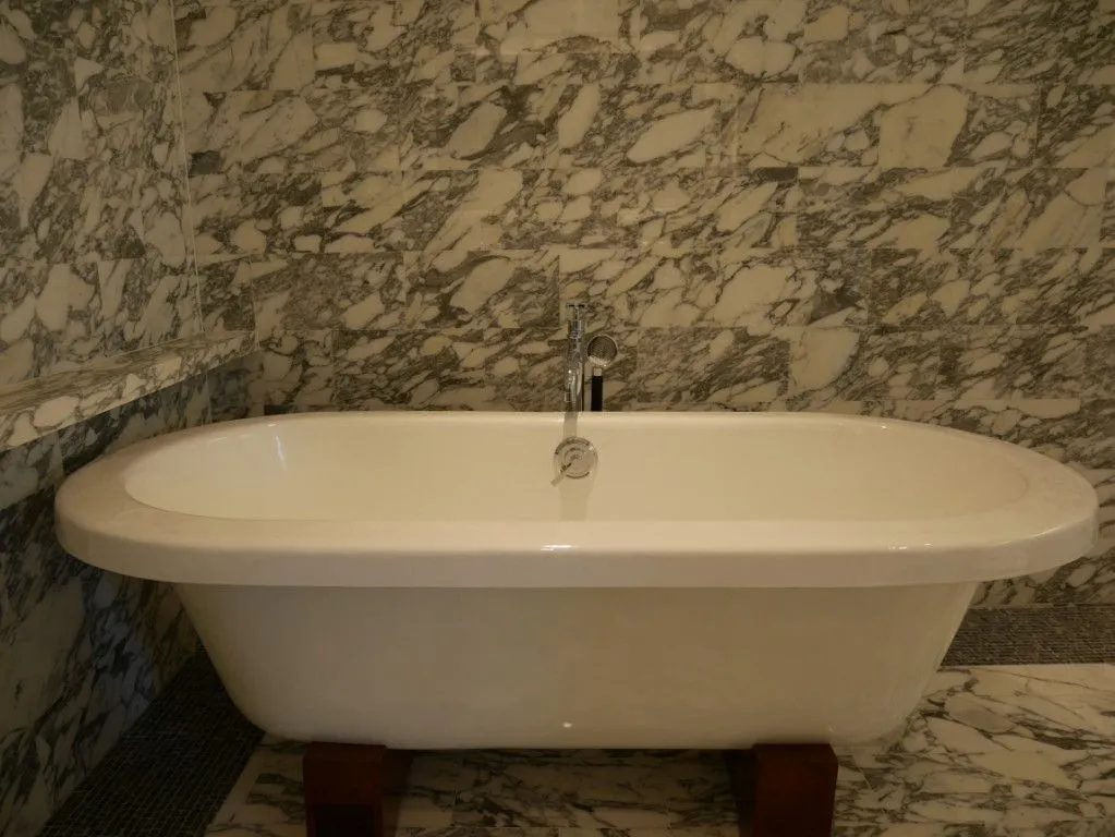 Flat 236m² in Thailand, Bangkok. Priced at 1700€ rent photo-13