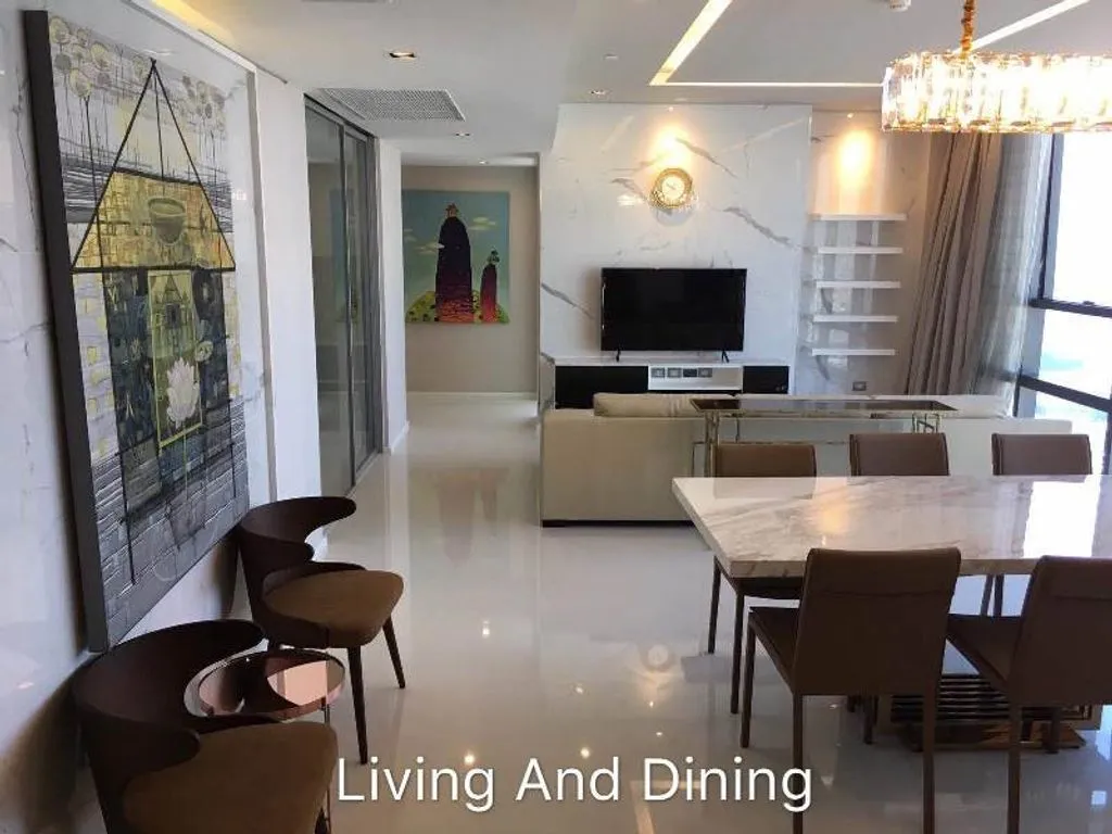 Flat 240m² in Thailand, Bangkok. Priced at 2620€ rent photo-16