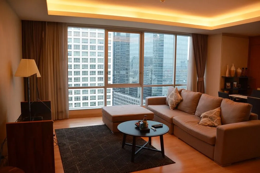 Flat 240m² in Thailand, Bangkok. Priced at 2620€ rent photo-18