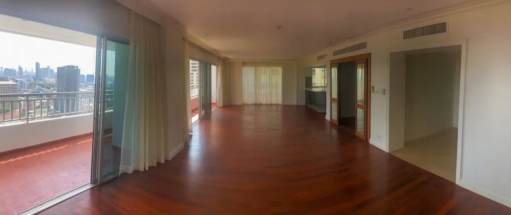 Flat 120m² in Thailand, Bangkok. Priced at 1570€ rent photo-9