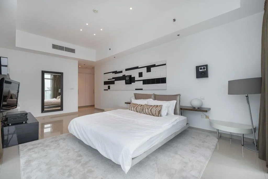 Flat 714m² in UAE, Dubai. Priced at 319400€ rent photo-1
