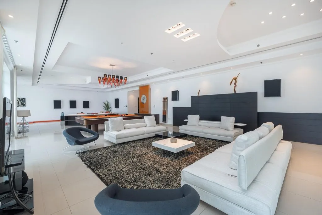 Flat 714m² in UAE, Dubai. Priced at 319400€ rent photo-6