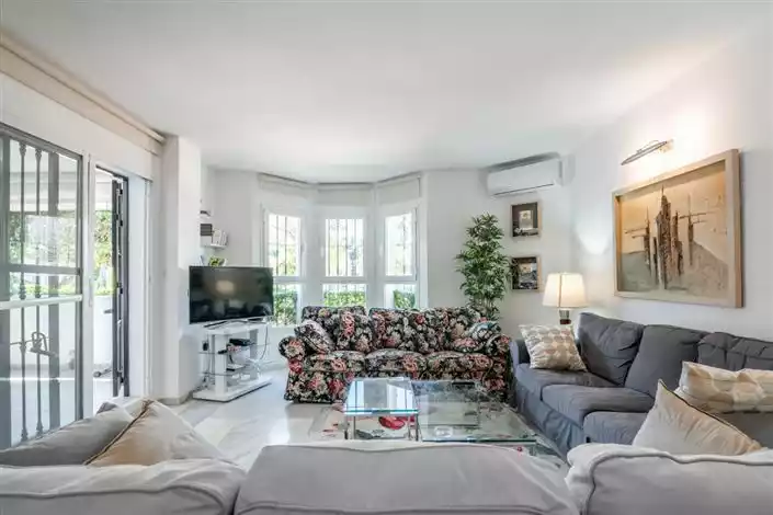 Flat 75m² in Italy, Mandello del Lario. Priced at 318500€ rent photo-12