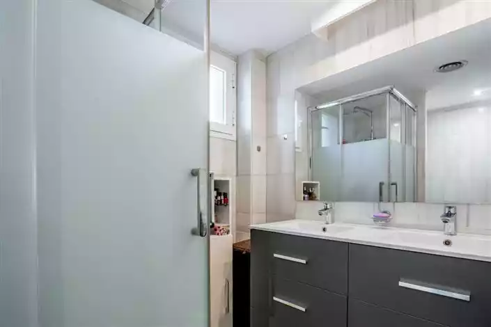 Flat 75m² in Italy, Mandello del Lario. Priced at 318500€ rent photo-8