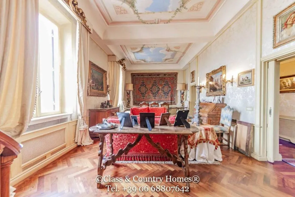Penthouse 250m² in Italy, Rome. Priced at 6500€ rent photo-1