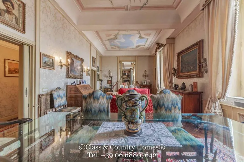 Penthouse 250m² in Italy, Rome. Priced at 6500€ rent photo-2
