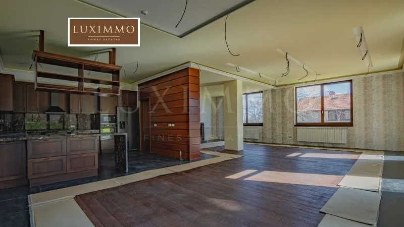House 658m² in USA, Houston. Priced at 1612214£ rent photo-2