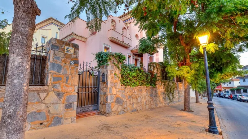 House 436m² in Portugal, Oeirash. Priced at 1206982£ rent photo-2