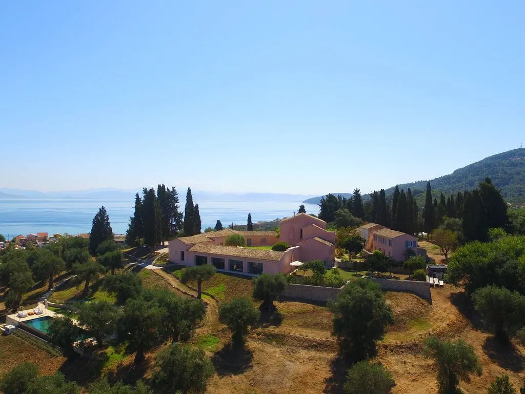 Land 1100m² in Greece, corfu. Priced at 35000€ rent photo-6