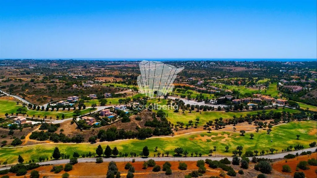 House 297m² in Portugal, Lagoa. Priced at 2000000€ rent photo-6