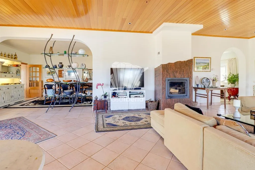 House 369m² in Portugal, Lagoa. Priced at 1750000€ rent photo-1