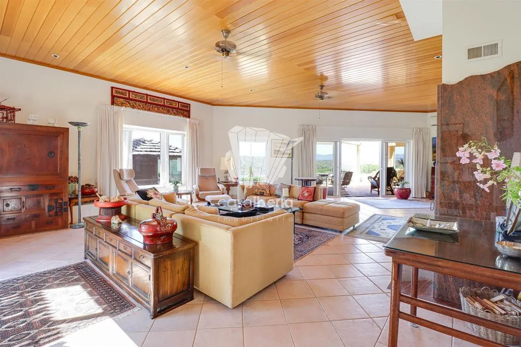 House 369m² in Portugal, Lagoa. Priced at 1750000€ rent photo-5
