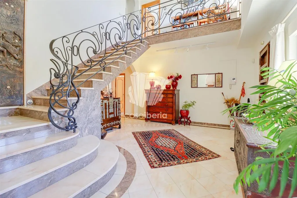 House 369m² in Portugal, Lagoa. Priced at 1750000€ rent photo-6