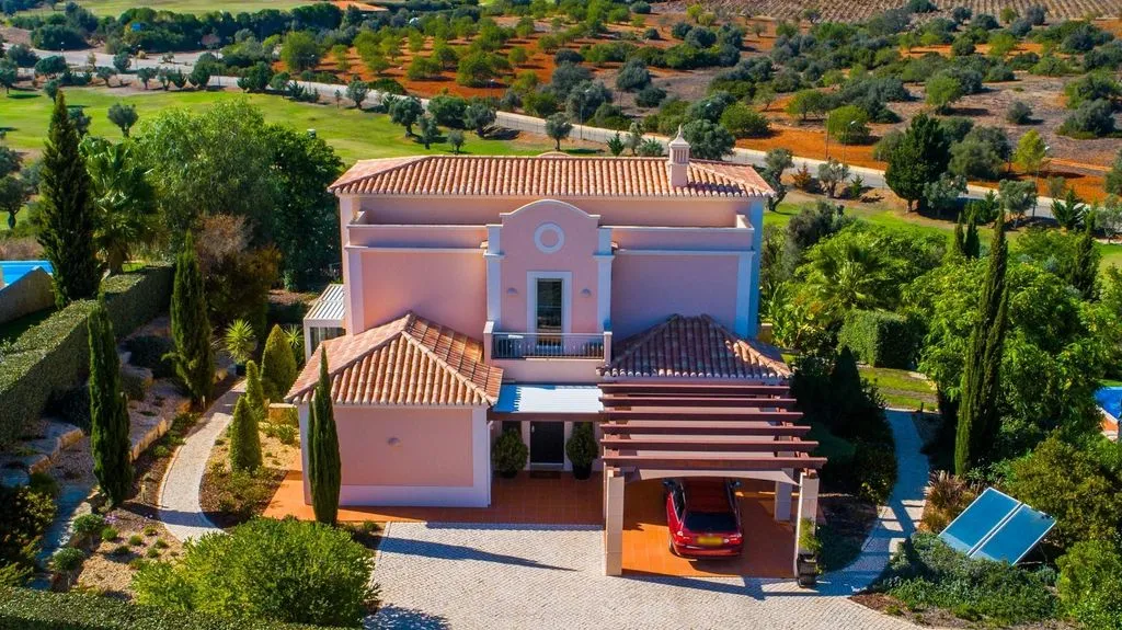 House 158m² in Portugal, Lagoa. Priced at 1600000€ rent photo-1