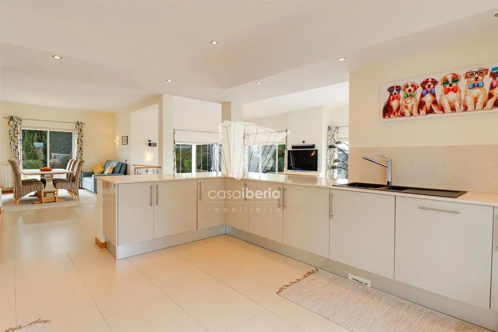 House 158m² in Portugal, Lagoa. Priced at 1600000€ rent photo-2