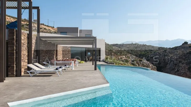 House 280m² in Greece, Chania. Priced at 1220054£ rent photo-3