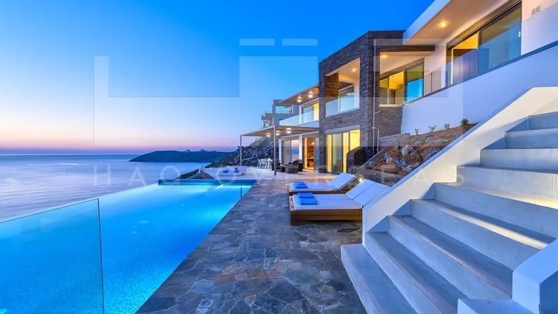 House 270m² in France, Beaulieu-sur-Mer. Priced at 958614£ rent photo-1