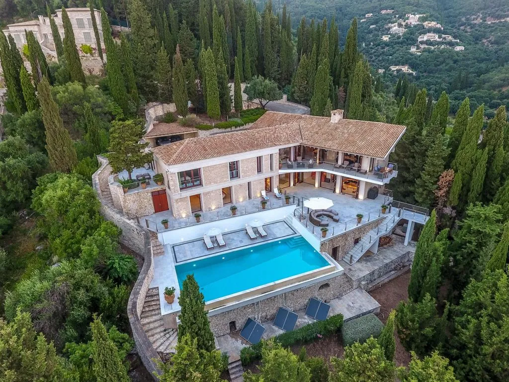 Villa 700m² in Greece, corfu. Priced at 6400000€ rent photo-1