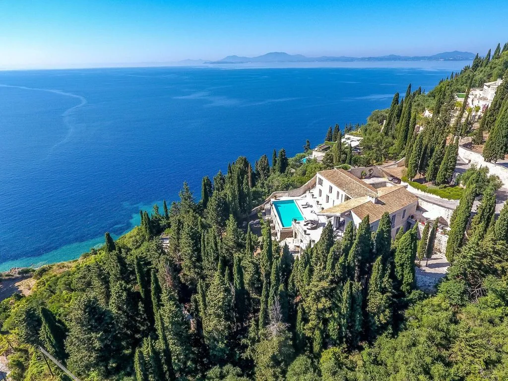 Villa 700m² in Greece, corfu. Priced at 6400000€ rent photo-2