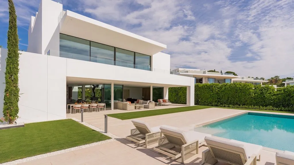 Villa 405m² in Portugal, Oeirash. Priced at 4995000€ rent photo-2