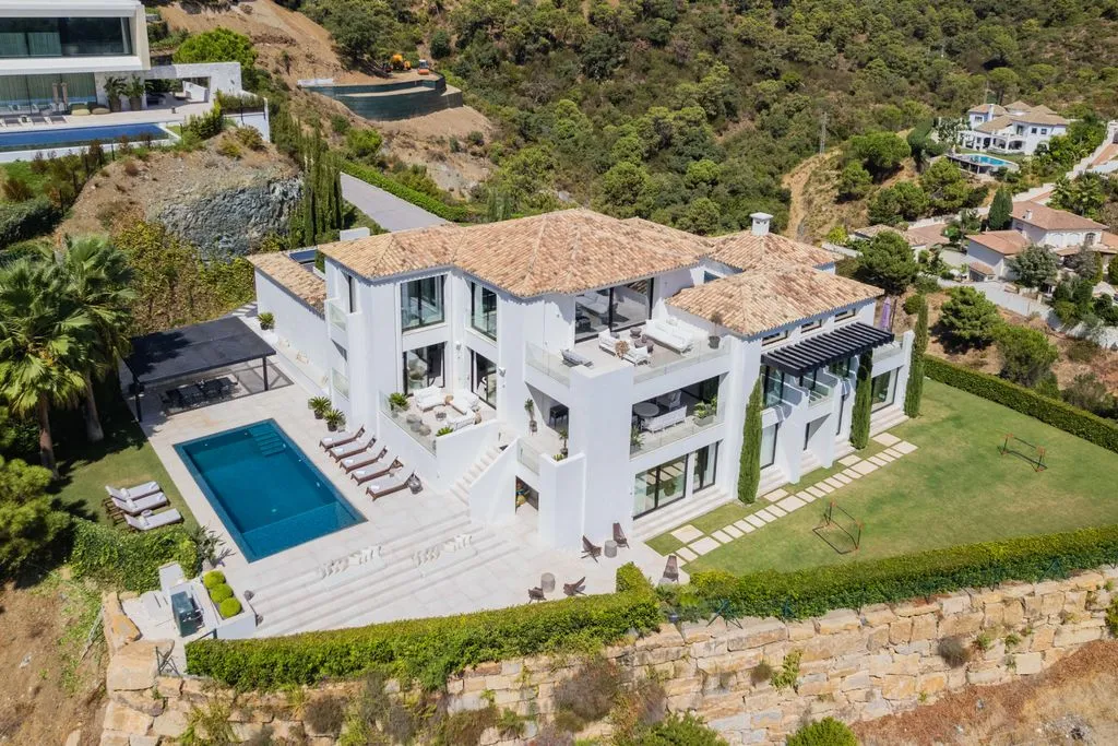 Villa 405m² in Portugal, Oeirash. Priced at 4995000€ rent photo-5