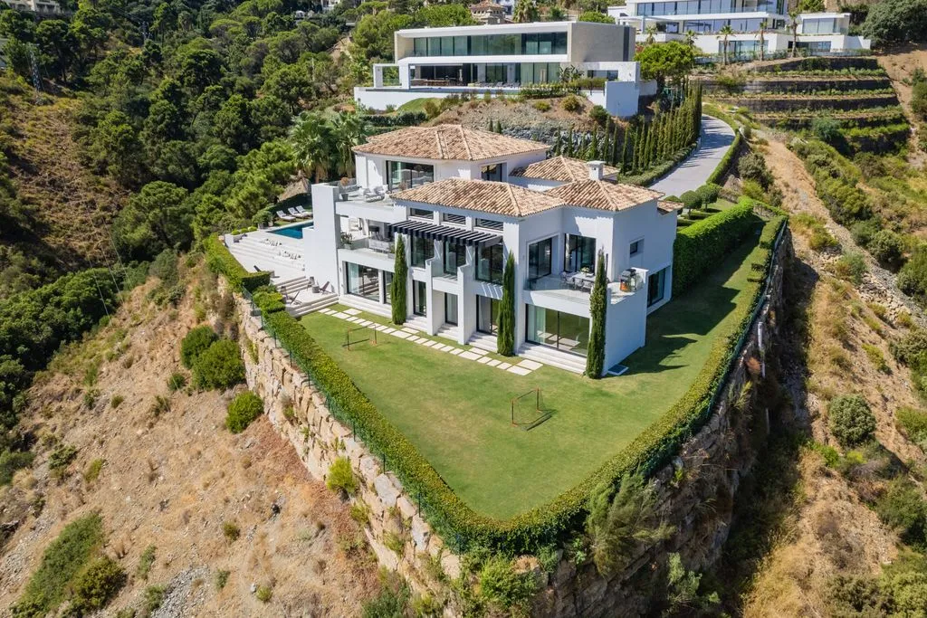 Villa 405m² in Portugal, Oeirash. Priced at 4995000€ rent photo-13