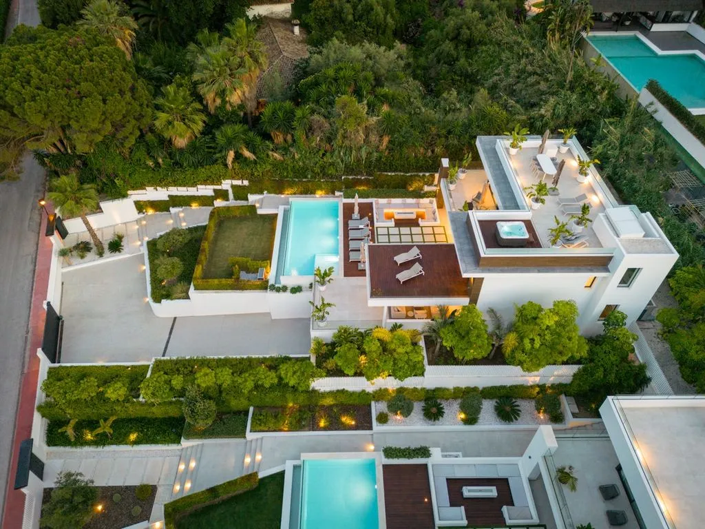 Villa 405m² in Portugal, Oeirash. Priced at 4995000€ rent photo-15