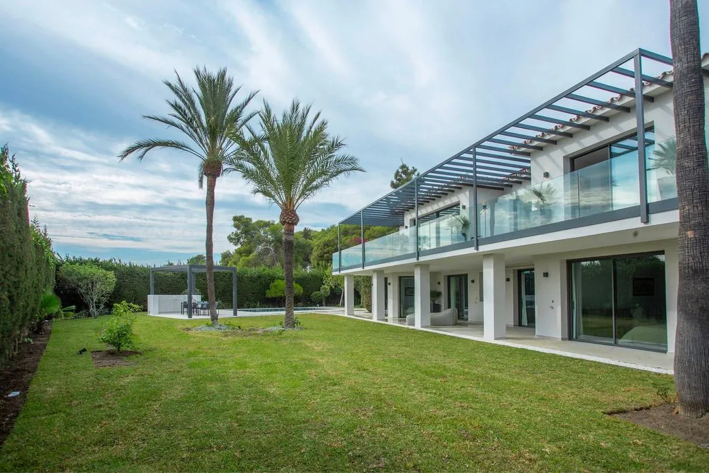 Villa 405m² in Portugal, Oeirash. Priced at 4995000€ rent photo-20
