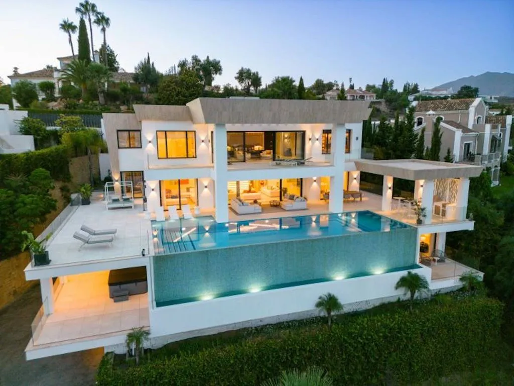 Villa 1365m² in Portugal, Oeirash. Priced at 7650000€ rent photo-3