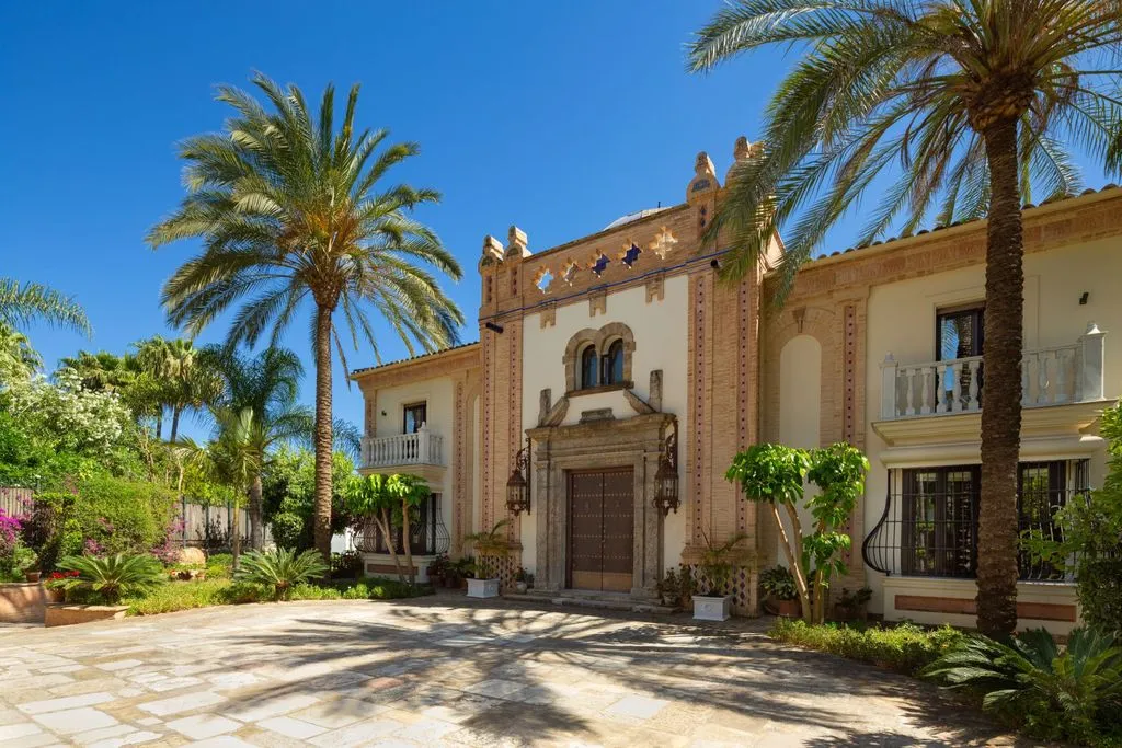 Villa 1365m² in Portugal, Oeirash. Priced at 7650000€ rent photo-4