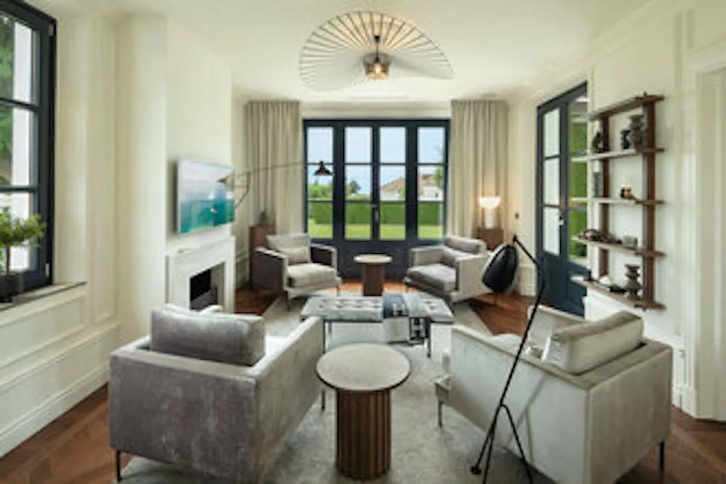 Villa 1365m² in Portugal, Oeirash. Priced at 7650000€ rent photo-16