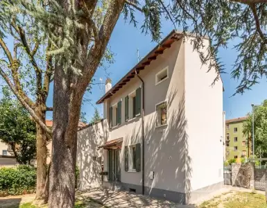 Купить house в Italy 383445£