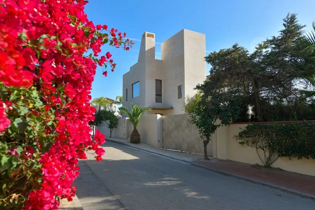 Villa 455m² in Portugal, Oeirash. Priced at 2990000€ rent photo-15