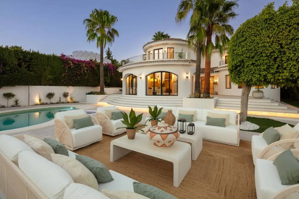 Villa 401m² in Portugal, Oeirash. Priced at 3895000€ rent photo-2