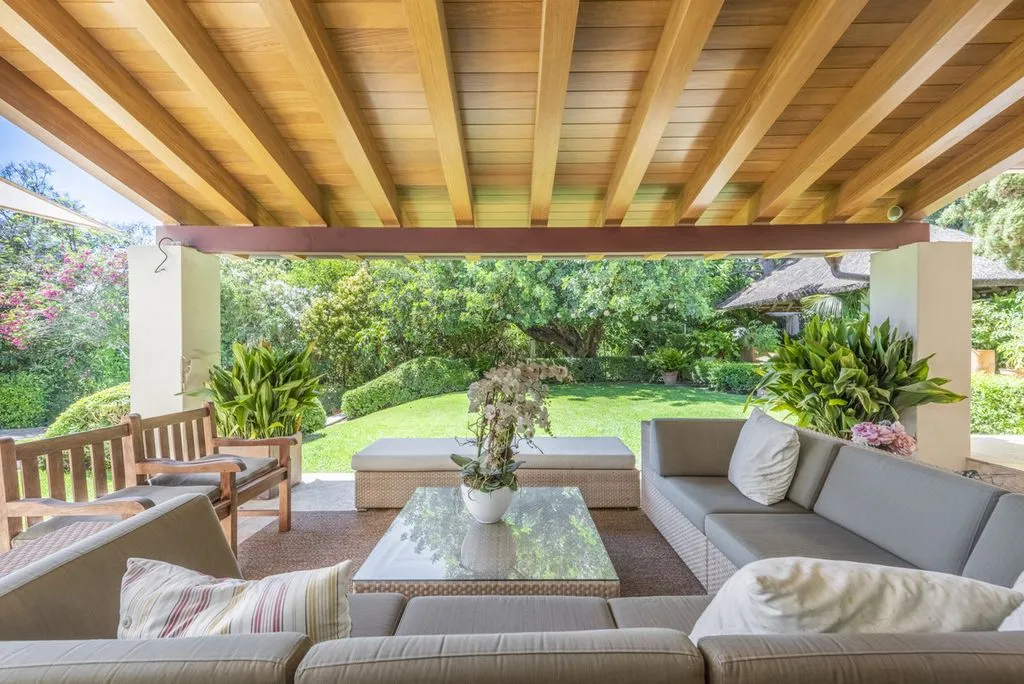 Villa 405m² in Portugal, Oeirash. Priced at 4200000€ rent photo-13
