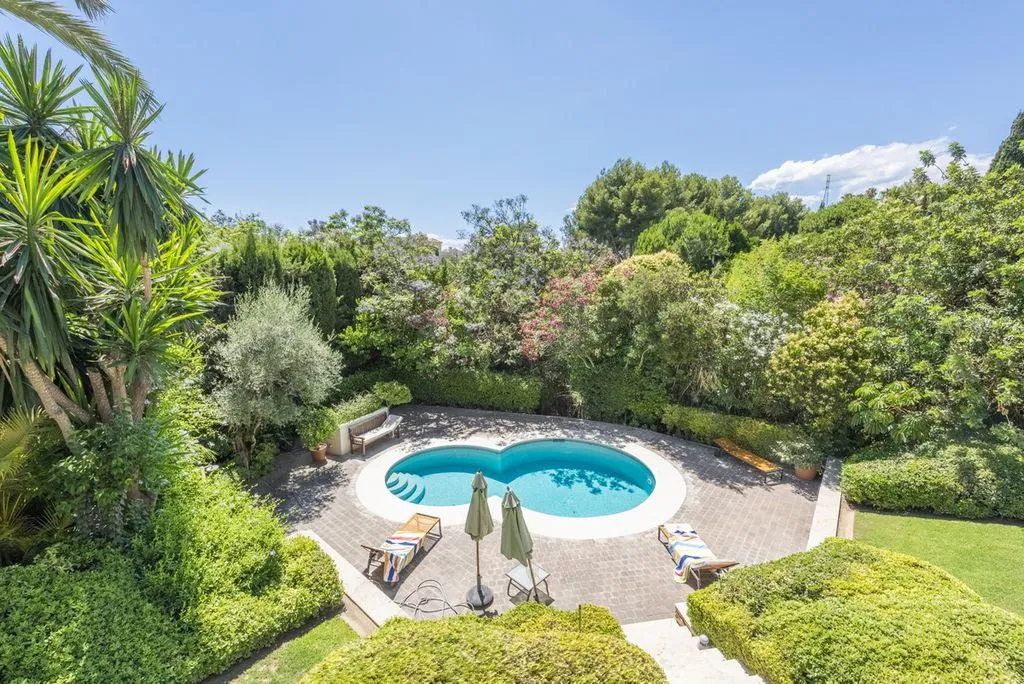 Villa 405m² in Portugal, Oeirash. Priced at 4200000€ rent photo-32