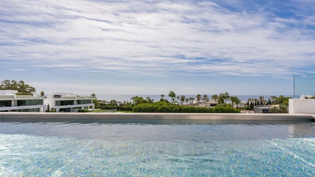 Villa 405m² in Portugal, Oeirash. Priced at 4200000€ rent photo-45