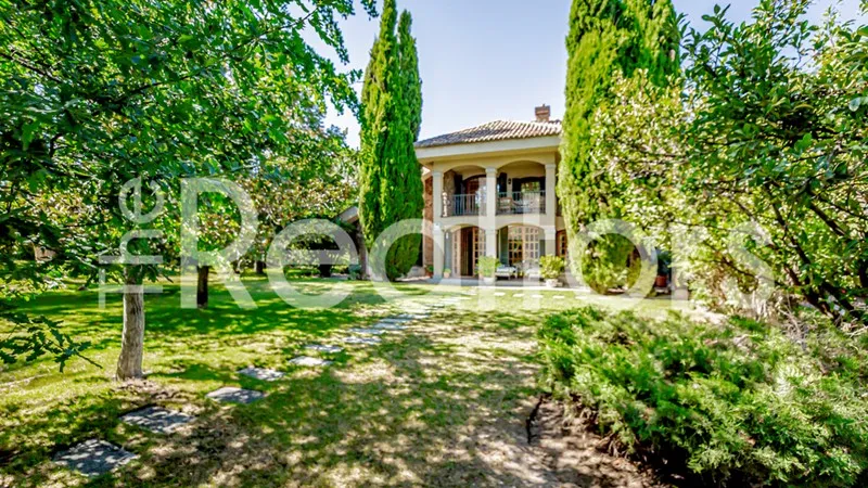 House 801m² in Portugal, Lisbon. Priced at 2341243£ rent photo-1