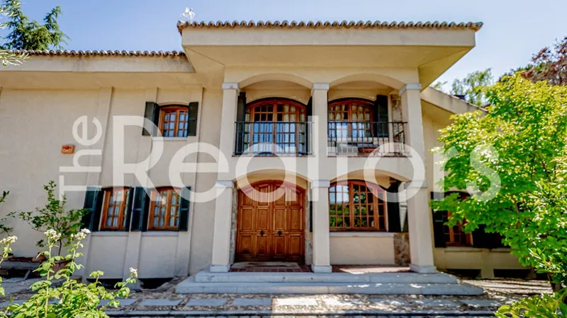House 801m² in Portugal, Lisbon. Priced at 2341243£ rent photo-2