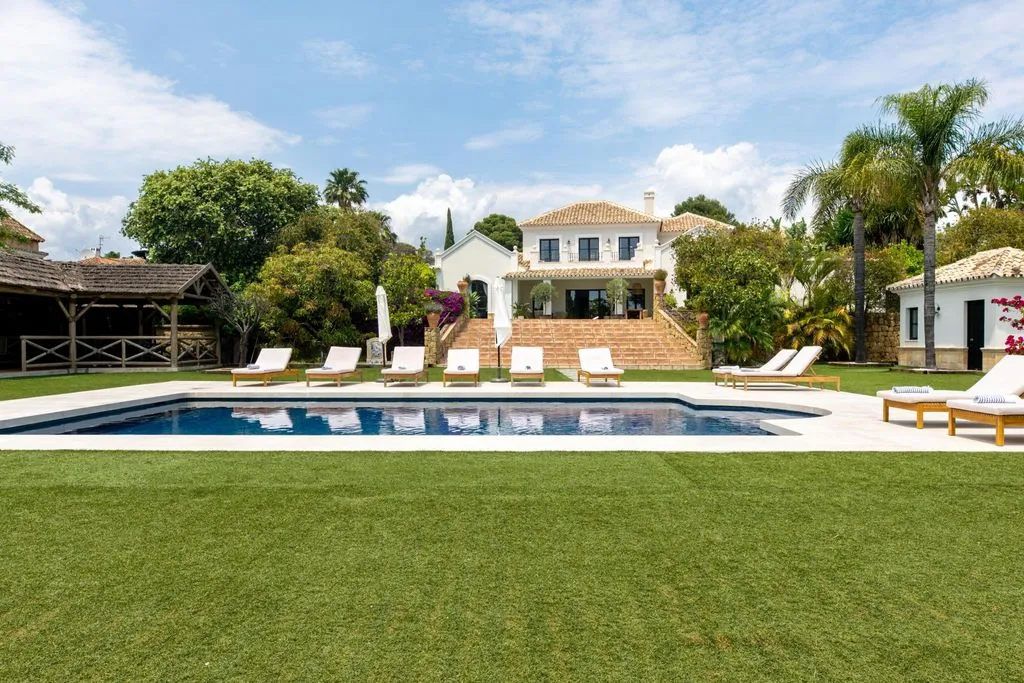 Villa 405m² in Portugal, Oeirash. Priced at 4200000€ rent photo-4