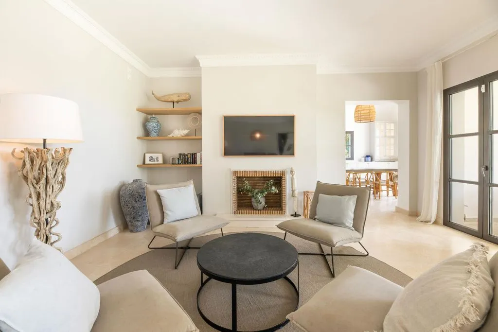 Villa 405m² in Portugal, Oeirash. Priced at 4200000€ rent photo-6