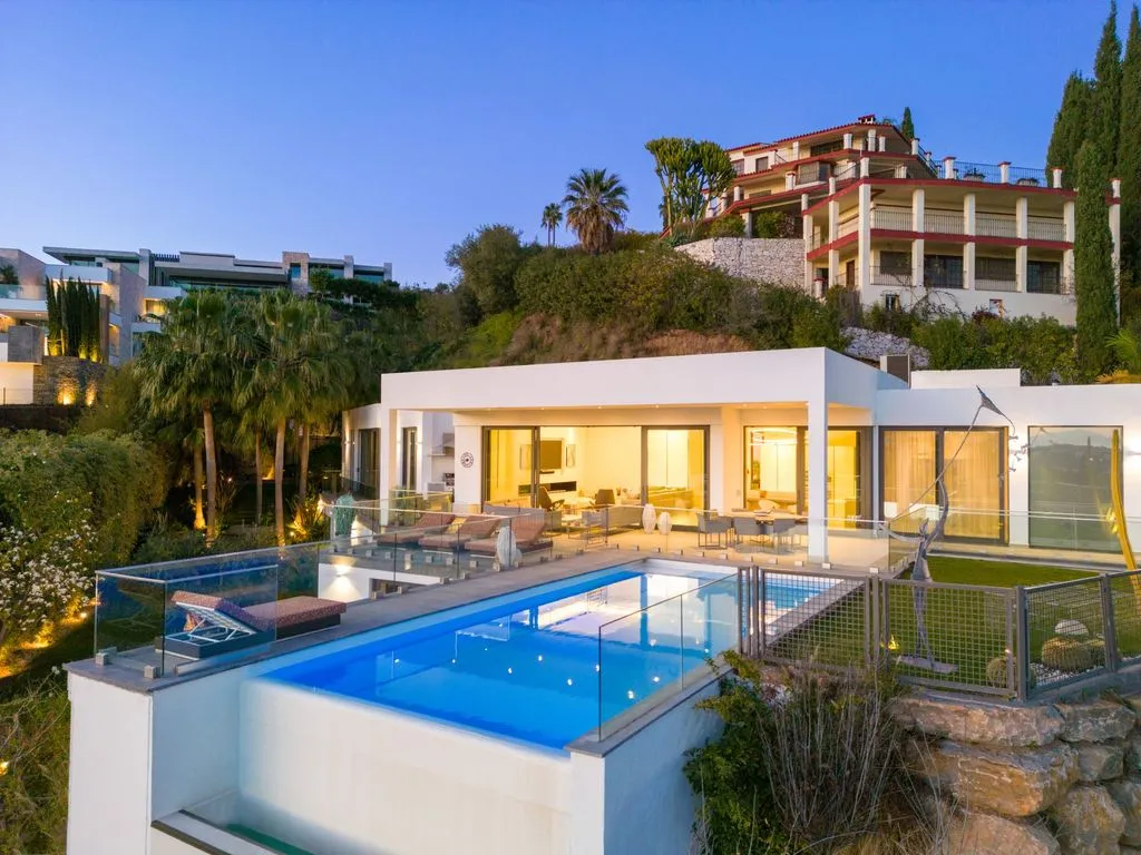 Villa 740m² in Portugal, Oeirash. Priced at 5850000€ rent photo-4