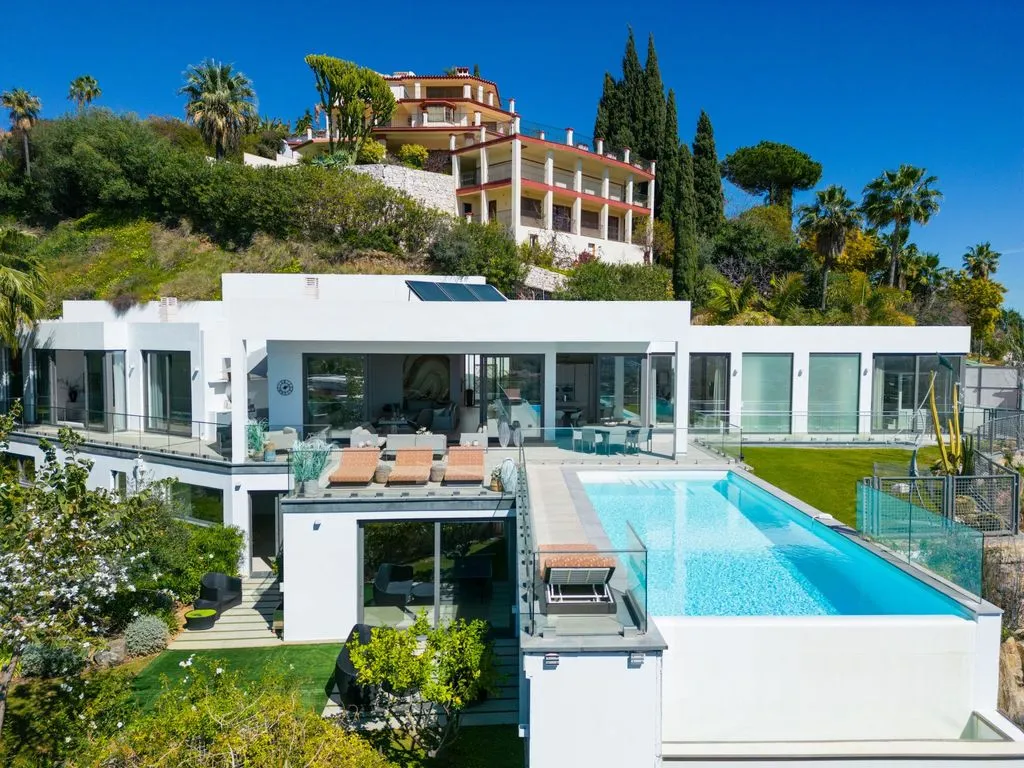 Villa 740m² in Portugal, Oeirash. Priced at 5850000€ rent photo-6