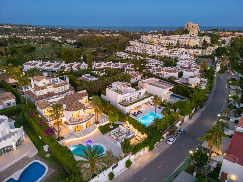 Villa 641m² in Portugal, Oeirash. Priced at 6350000€ rent photo-23