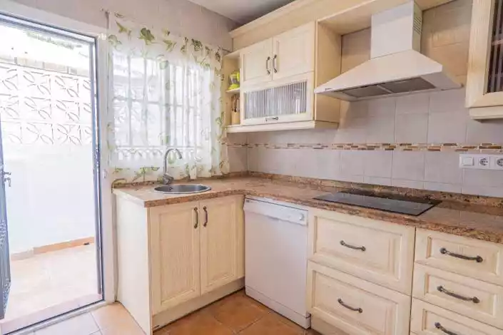 Townhouse 79m² in USA, Southbury. Priced at 276000€ rent photo-18