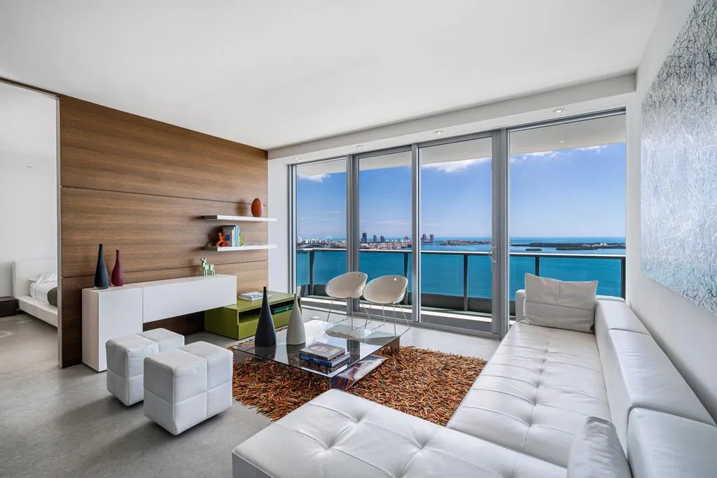 Flat 160m² in USA, Miami. Priced at 13740€ rent photo-1