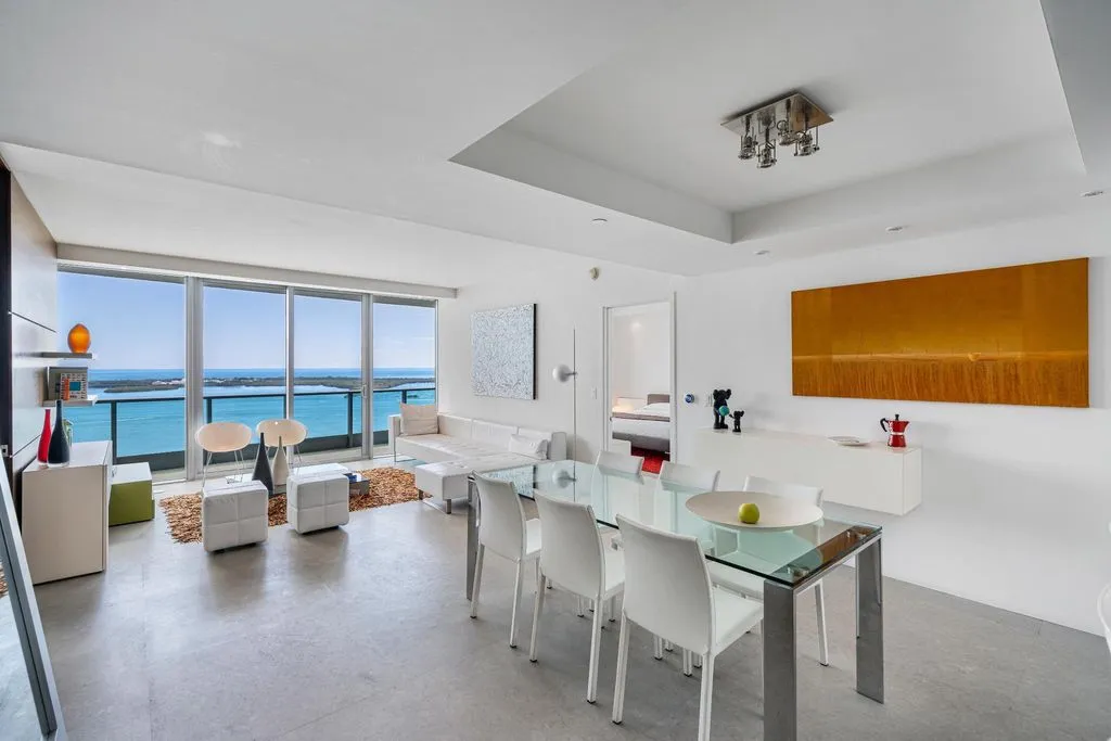 Flat 160m² in USA, Miami. Priced at 13740€ rent photo-4