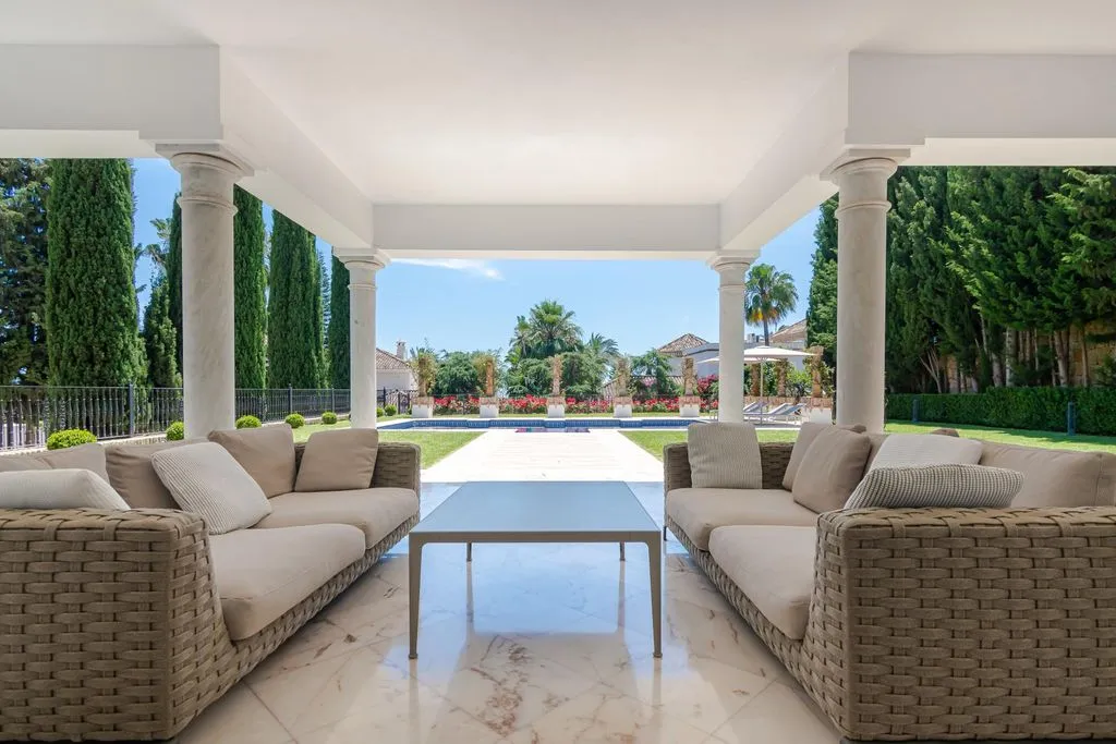 Villa 1072m² in Spain, Marbella. Priced at 45000€ rent photo-1