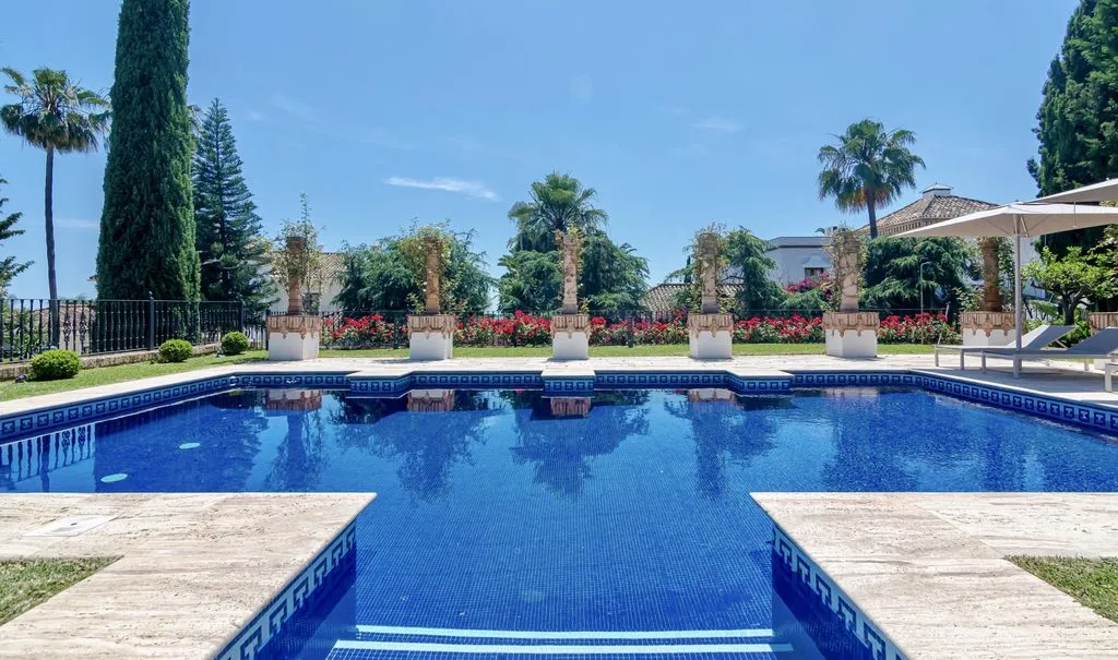 Villa 1072m² in Spain, Marbella. Priced at 45000€ rent photo-2
